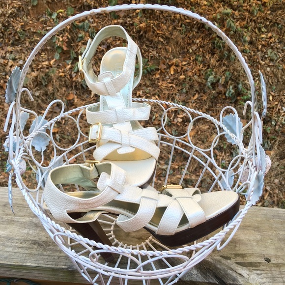 Chaps Winter White Strappy Embossed Leather Heels - Picture 3 of 8